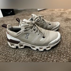 On cloud hiking shoes
